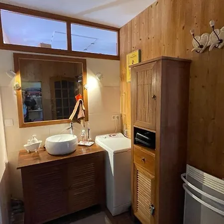 Cosy And Calm In Heart With Free And Large Parking Q-park Chavant *