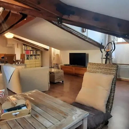 Cosy And Calm In Heart, Air-conditioned, With Free And Large Parking Q-park Chavant דירה