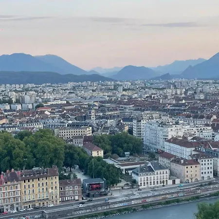 Cosy And Calm In Heart, Air-conditioned, With Free And Large Parking Q-park Chavant * Grenoble