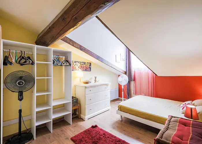 Cosy And Calm In Heart With Free And Large Parking Q-park Chavant Apartment